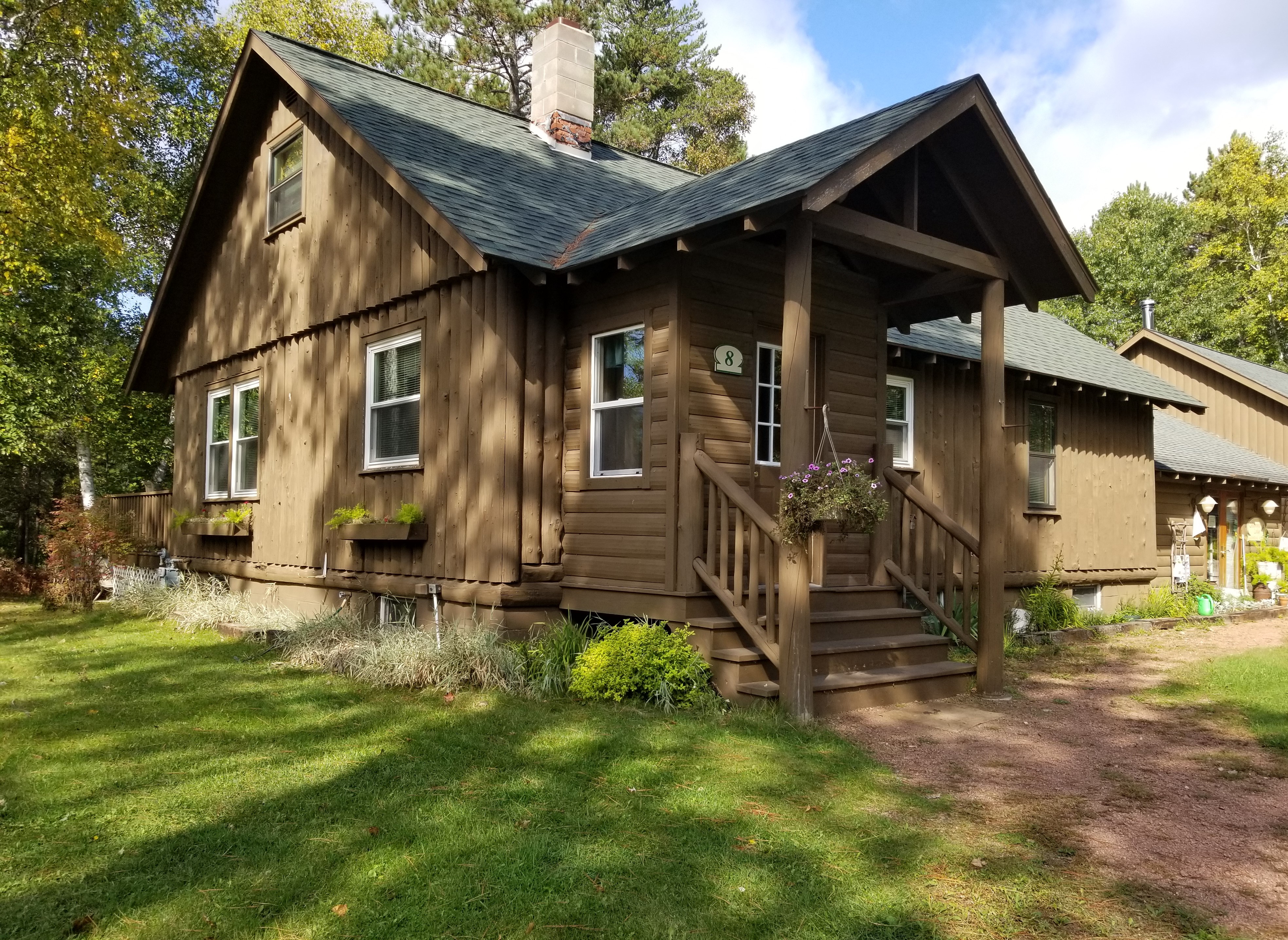 Cedaroma Main Lodge House 8